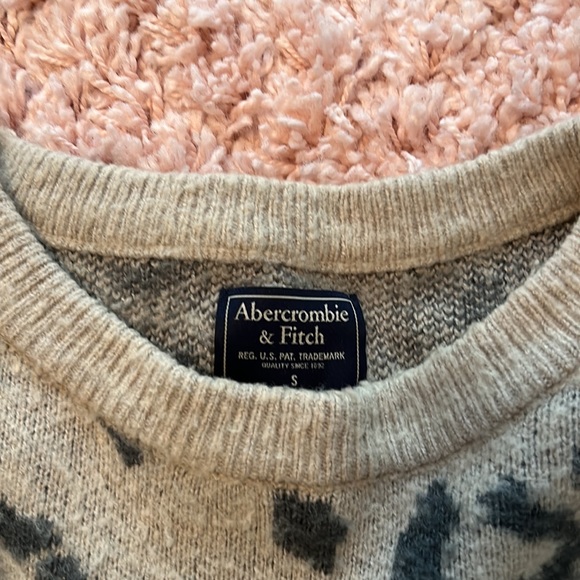 Abercrombie animal print sweater - Picture 3 of 3